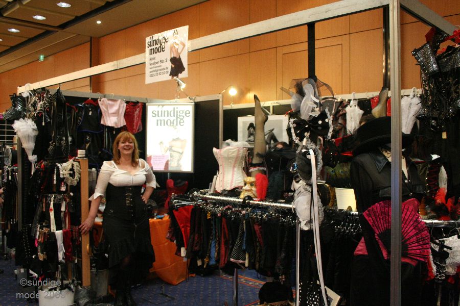 suendige-mode-fetish-evolution-2009-003
