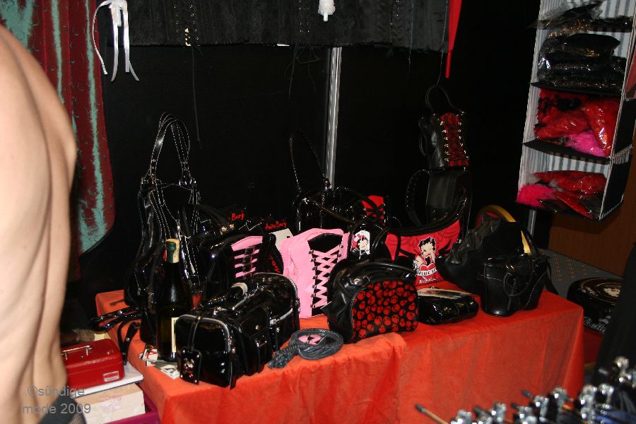 suendige-mode-fetish-evolution-2009-013