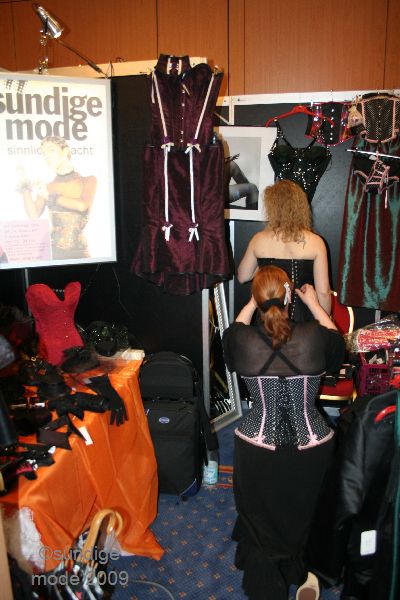 suendige-mode-fetish-evolution-2009-022